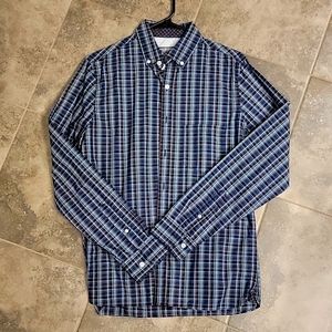 Van Heusen never Tuck long sleeve button up